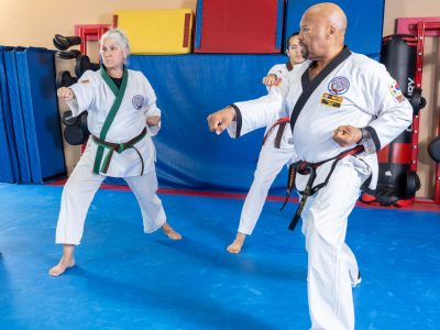 barrons-martial-arts-site-images_adult-karate-classes-2